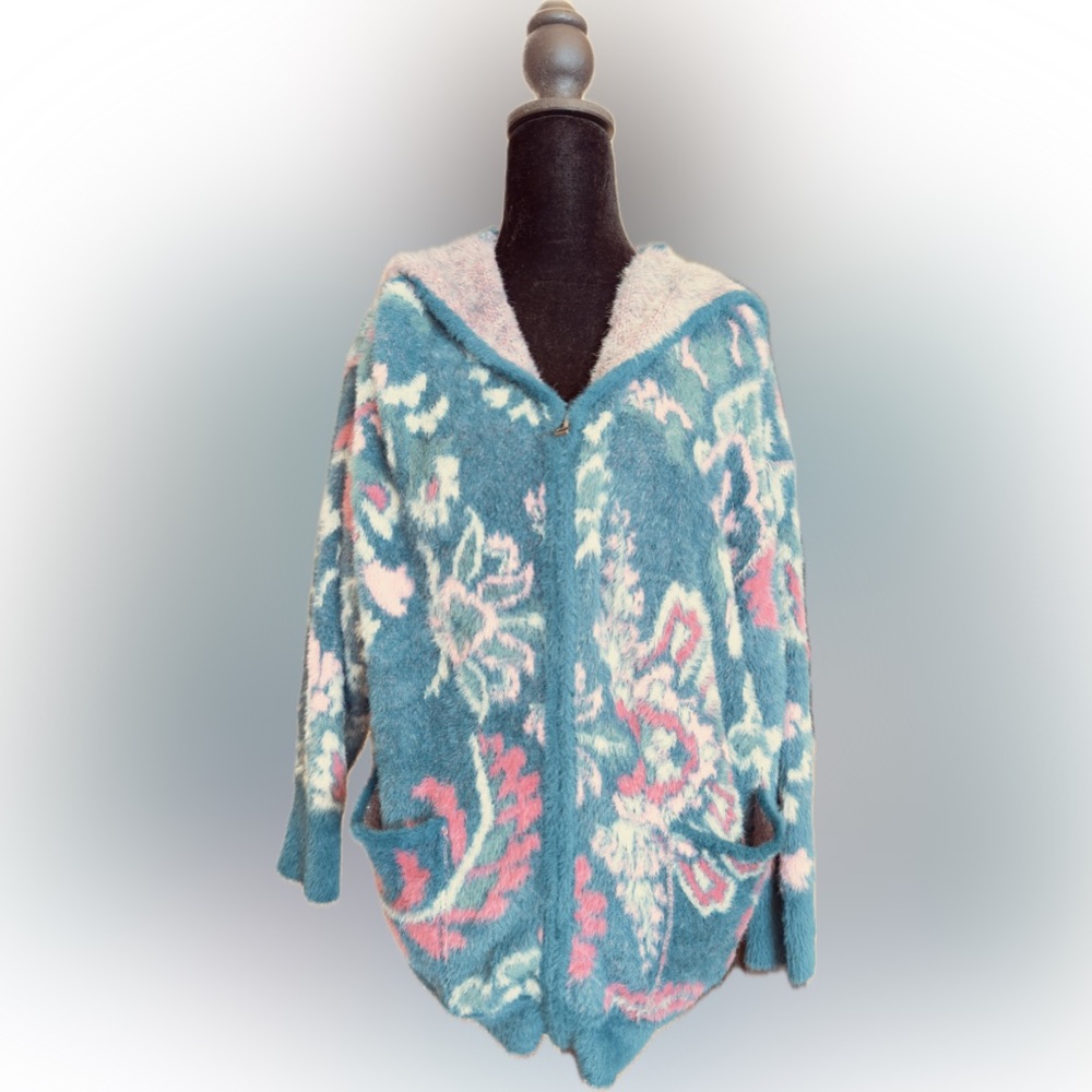 Floral Patterned Fuzzy Cardigan